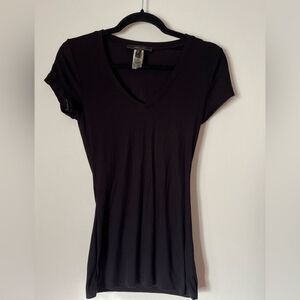 BCBG black short sleeved, V-neck, ribbed top, great condition, stretchy, XS